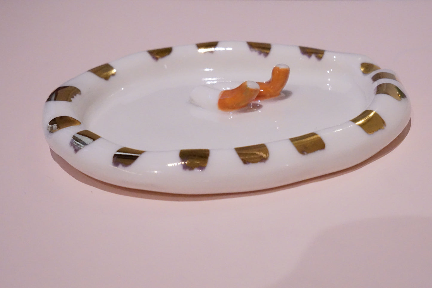 White Porcelain Ashtray with Cigarettes by Hania Jneid