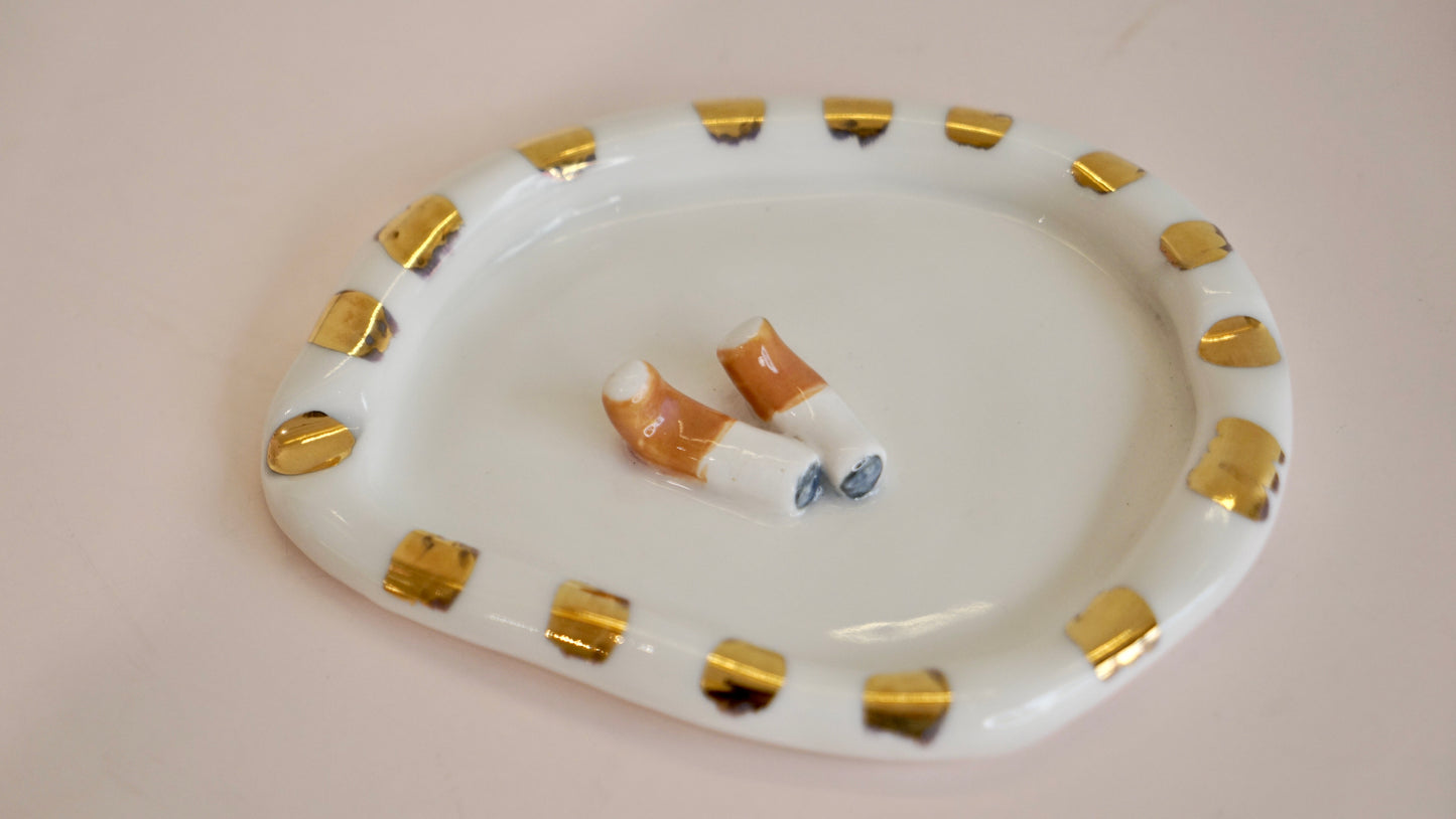 White Porcelain Ashtray with Cigarettes by Hania Jneid