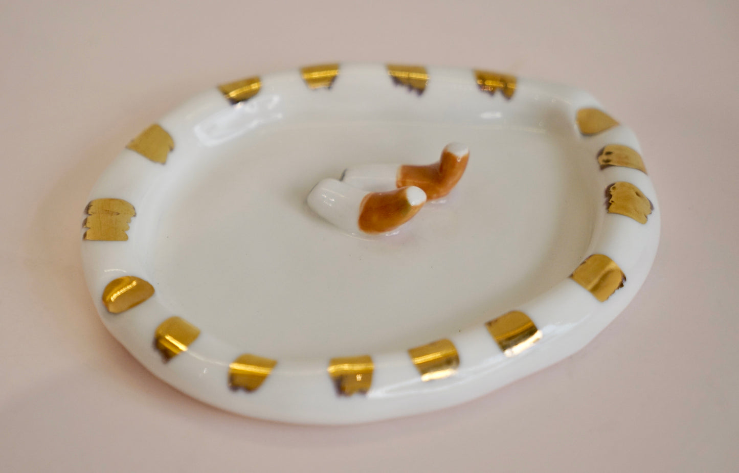 White Porcelain Ashtray with Cigarettes by Hania Jneid