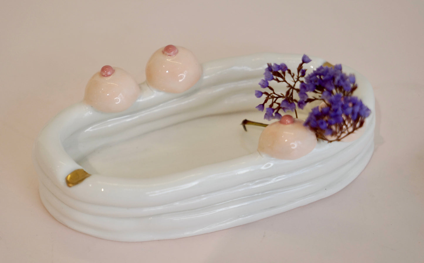 HOT! Ashtray in White Porcelain