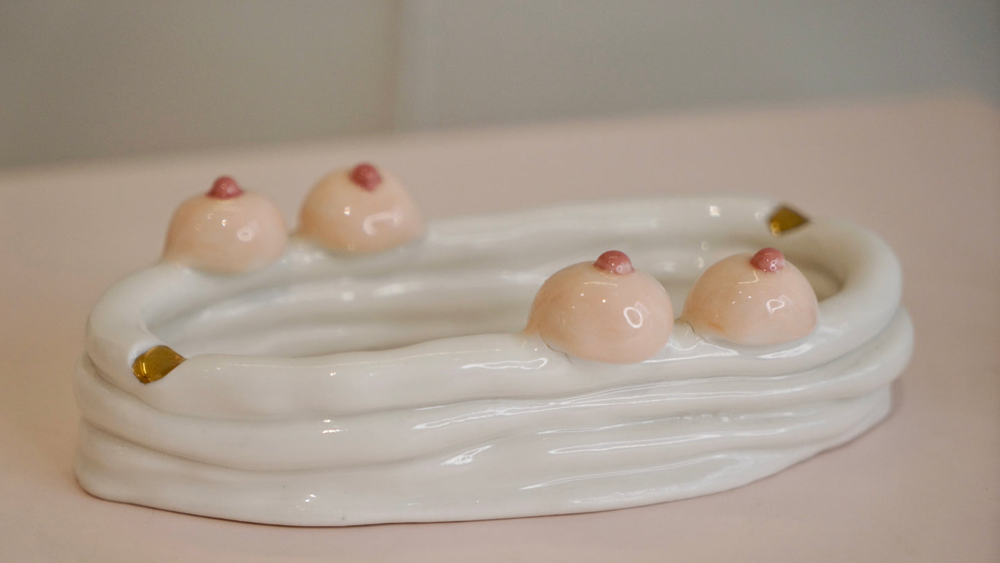 HOT! Ashtray in White Porcelain