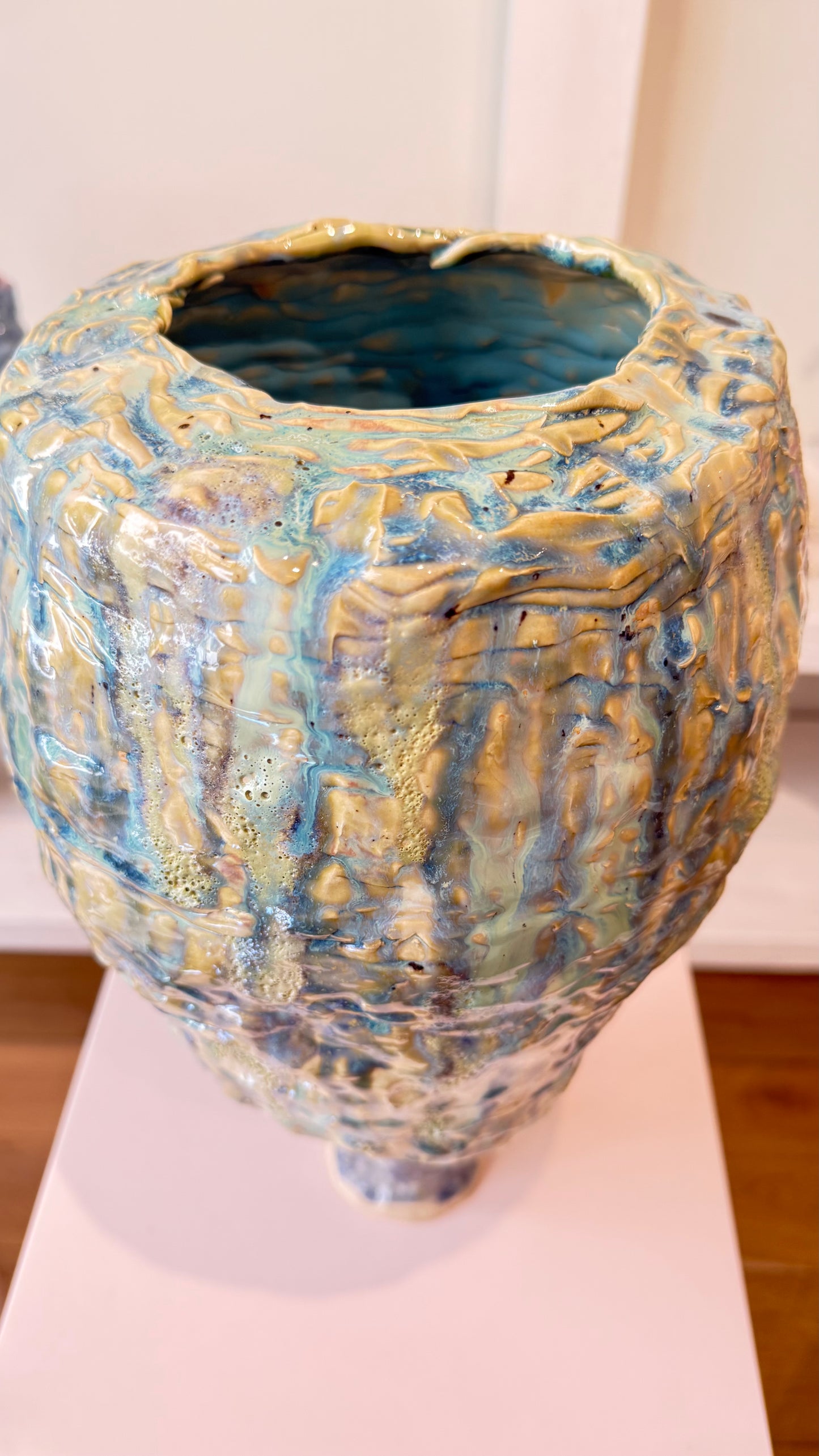 Naive Vessel Tierra Morena in Stoneware