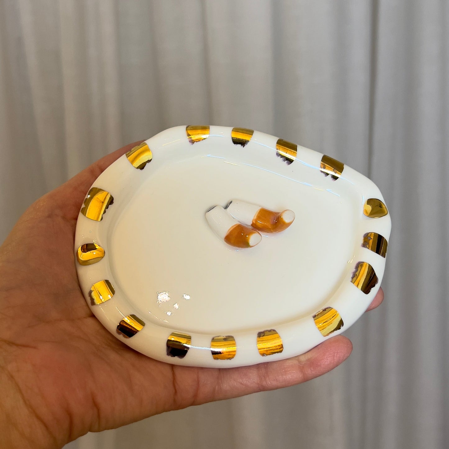 White Porcelain Ashtray with Cigarettes by Hania Jneid