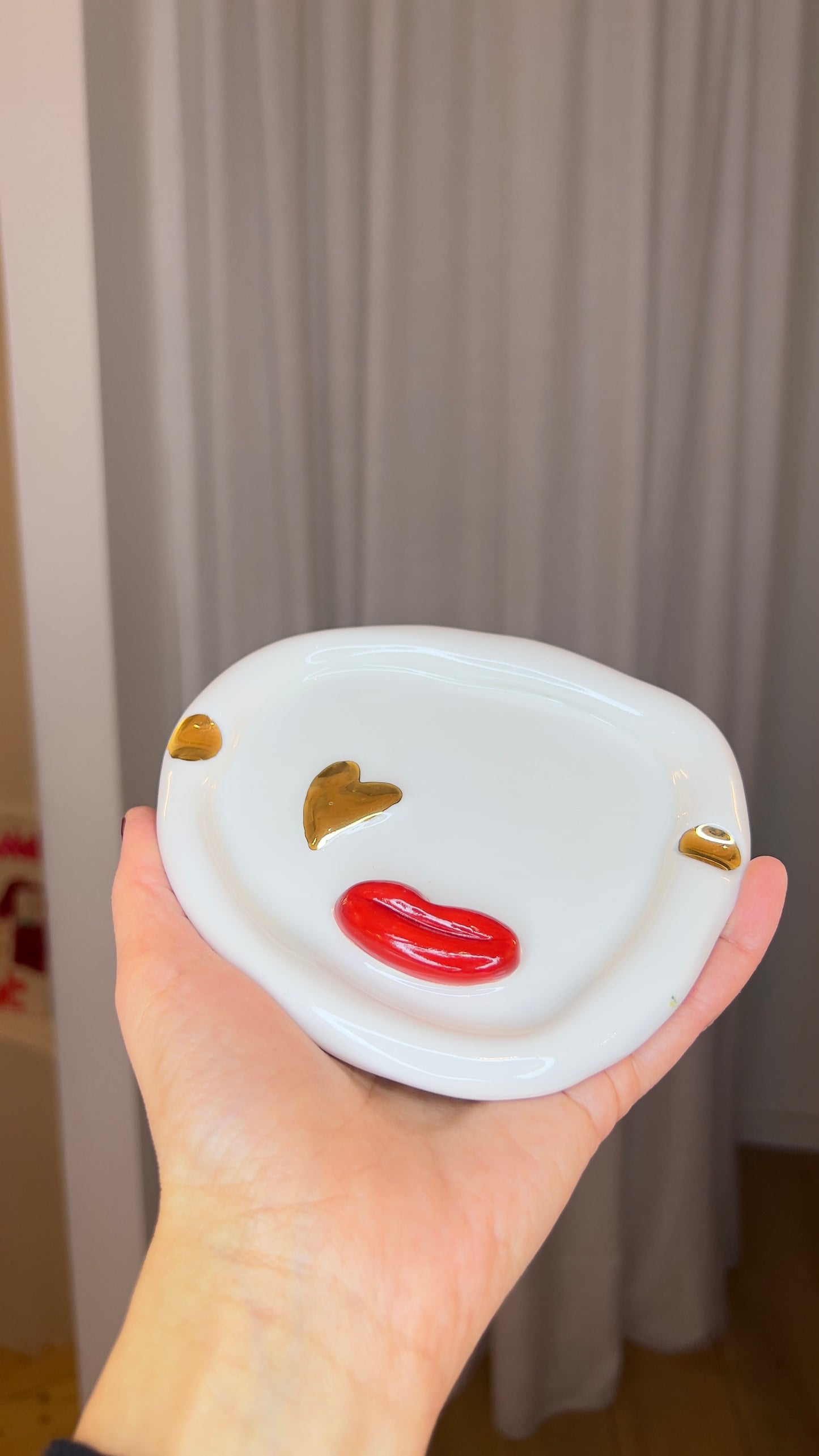 Lips Ashtray in White Porcelain by Hania Jneid