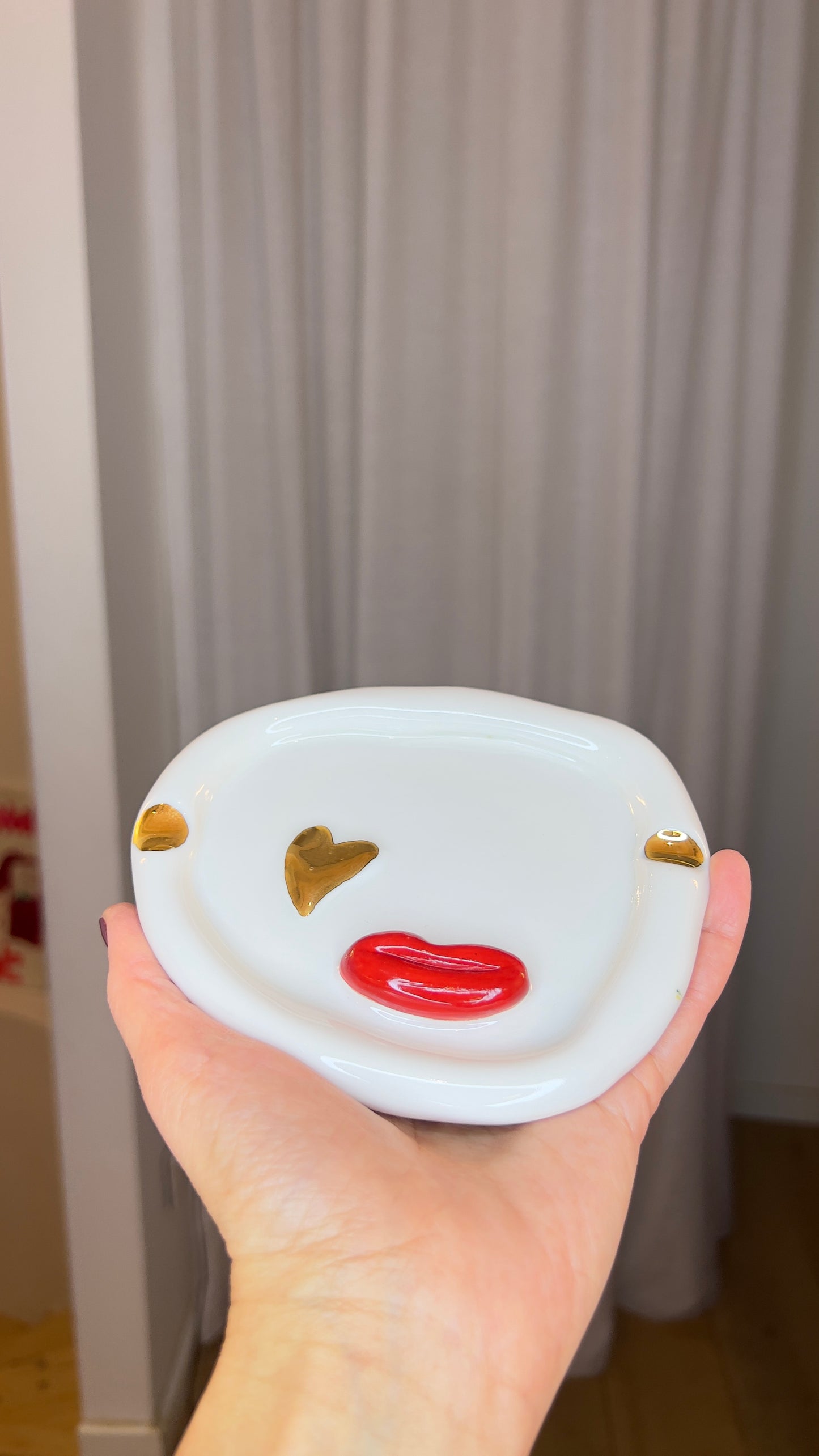 Lips Ashtray in White Porcelain by Hania Jneid