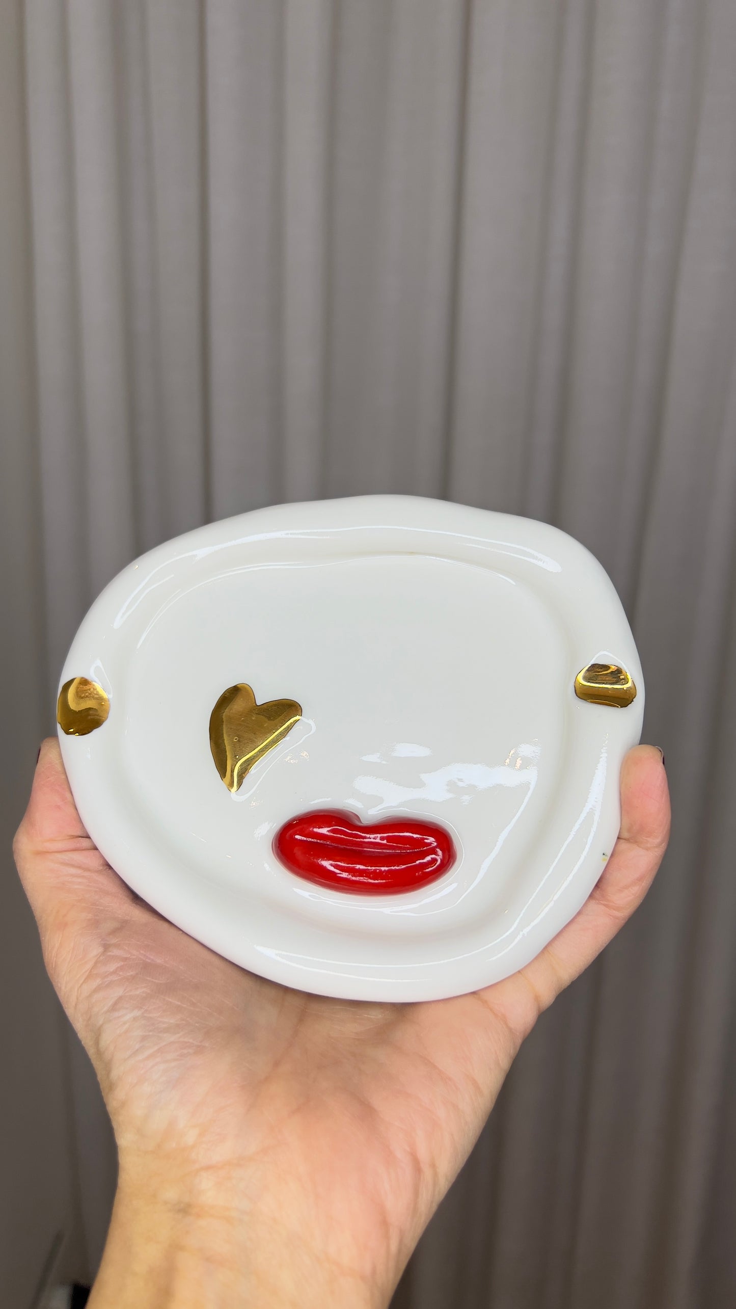 Lips Ashtray in White Porcelain by Hania Jneid