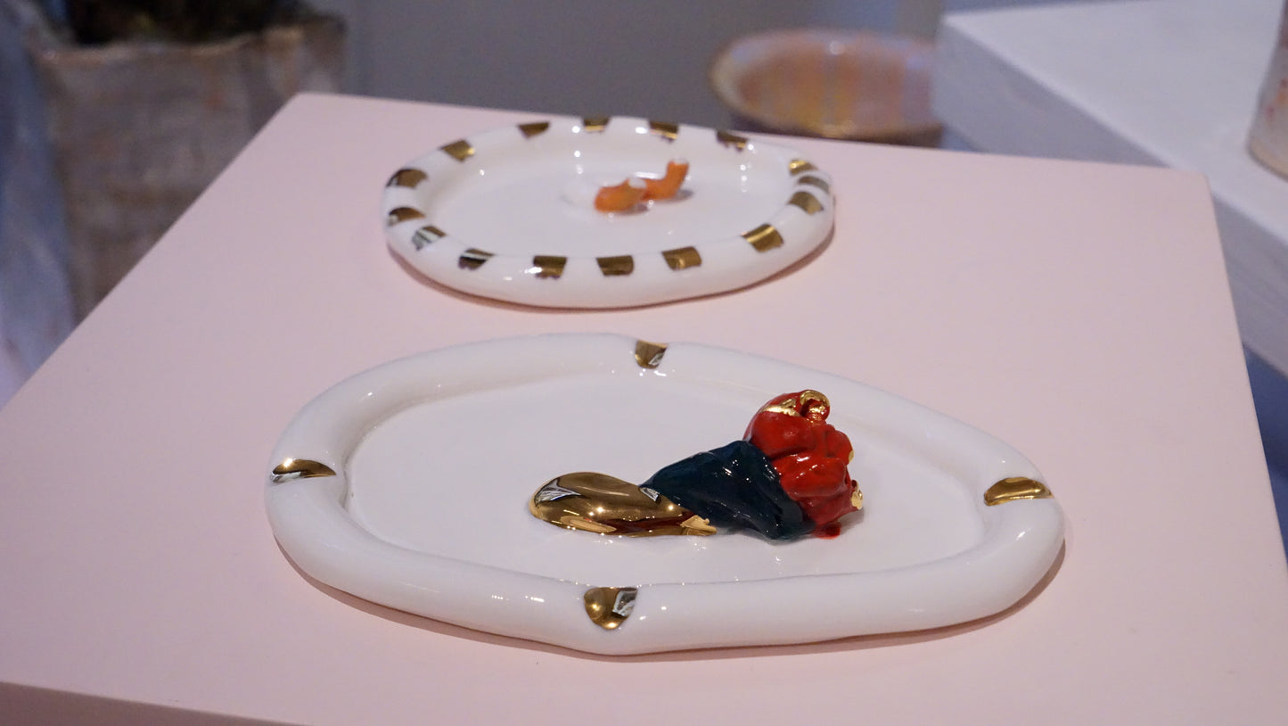 White Porcelain Ashtray with Cigarettes by Hania Jneid