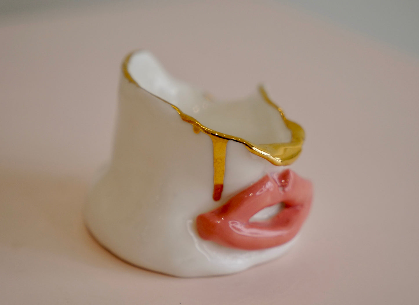 La Bouche Porcelain Candel Holder
